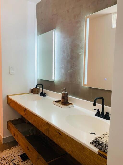 Homestay Private In Duplex W 4 Baths Fq Beds 1-3ppl