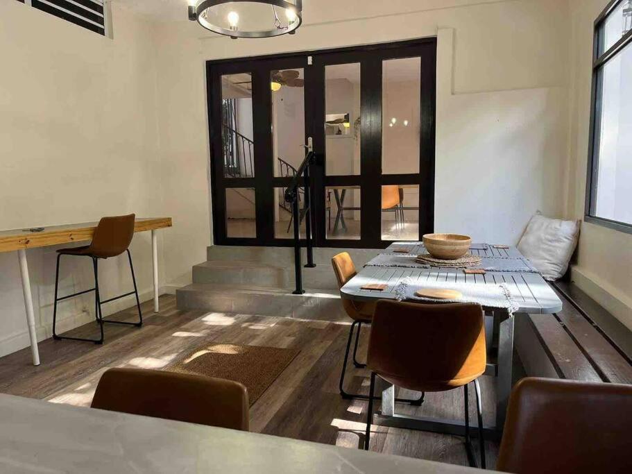 Private In Duplex W 4 Baths Fq Beds 1-3ppl Homestay *