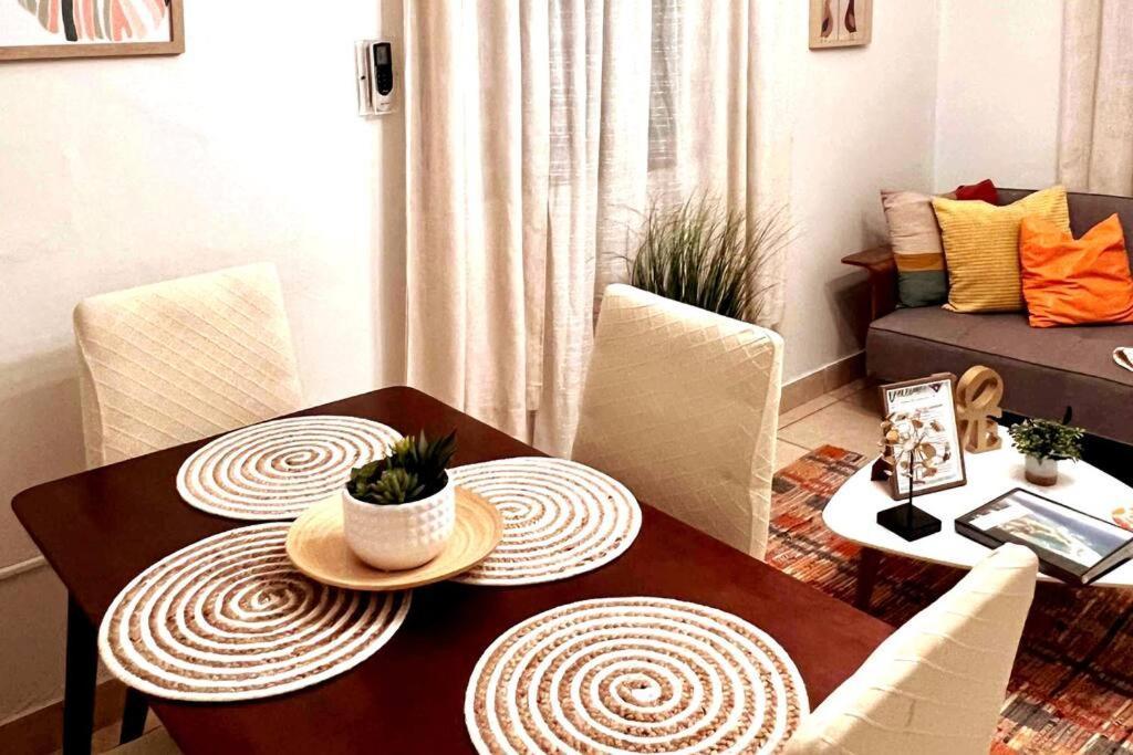 Holiday home 5 Min From Airport And Isla Location & Pool & Jacuzzi & Youtube Video Available *