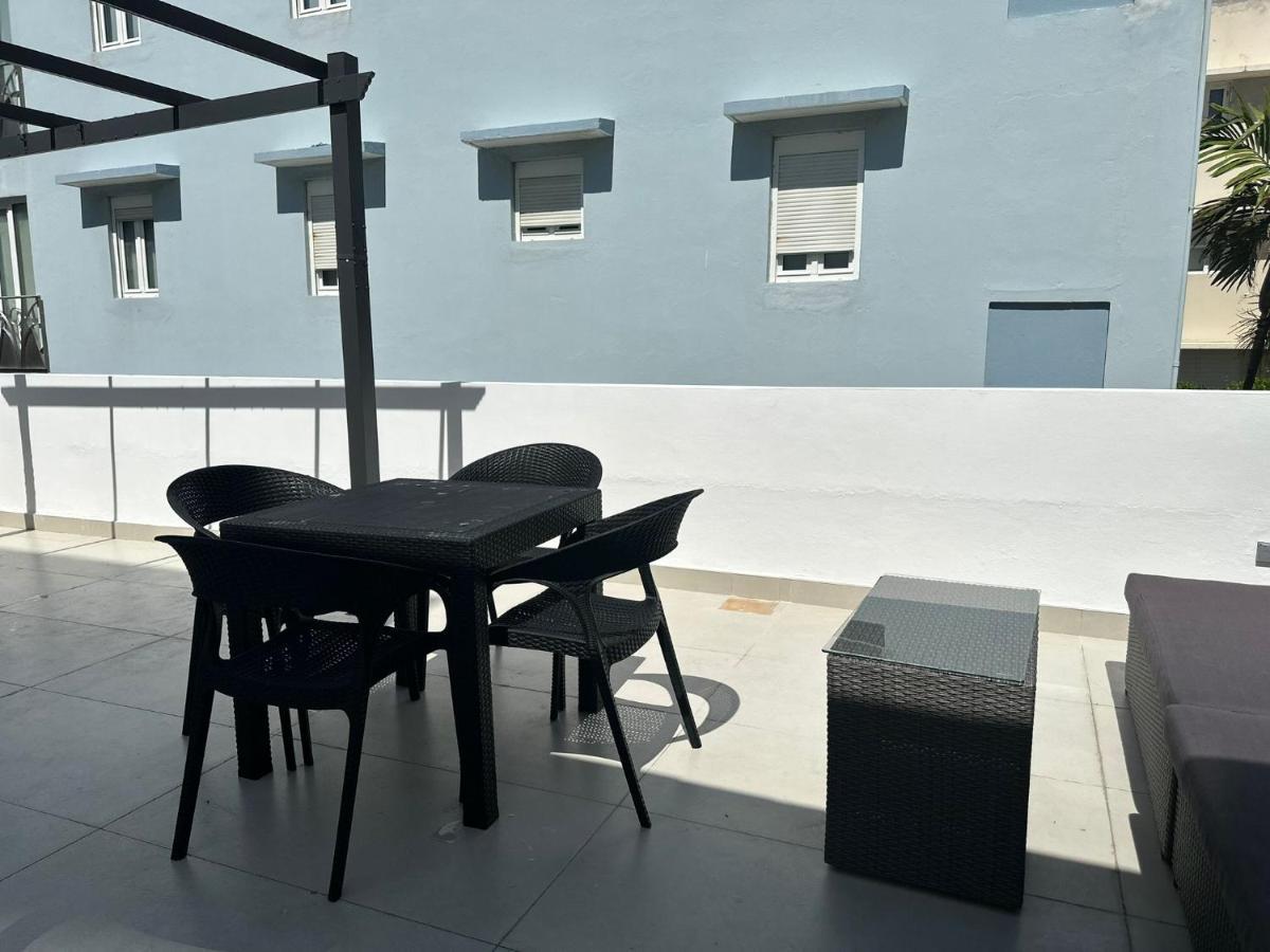 Gorgeous 1-bedroom Beachside Apartment