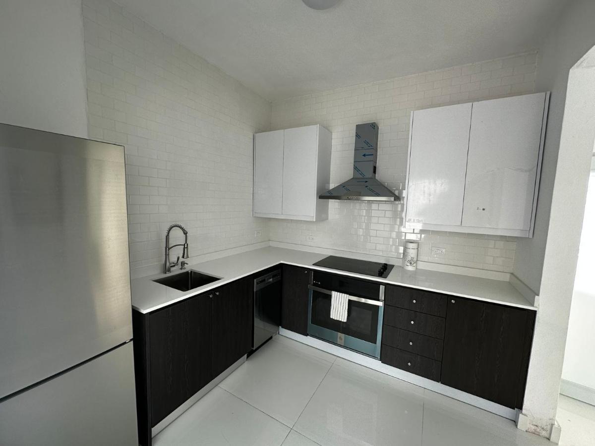 Gorgeous 1-bedroom Beachside Apartment