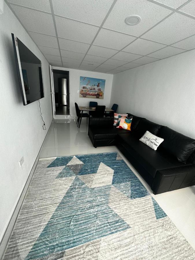 Majestic 2-bedroom Beachside Apartment San Juan