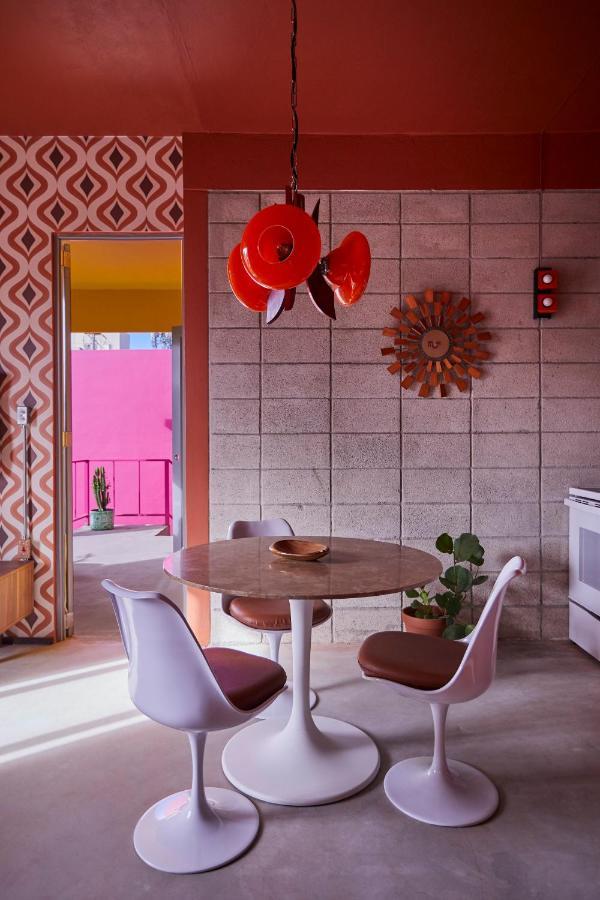 Mood Haus By Dw - 70's Retro Apartment *