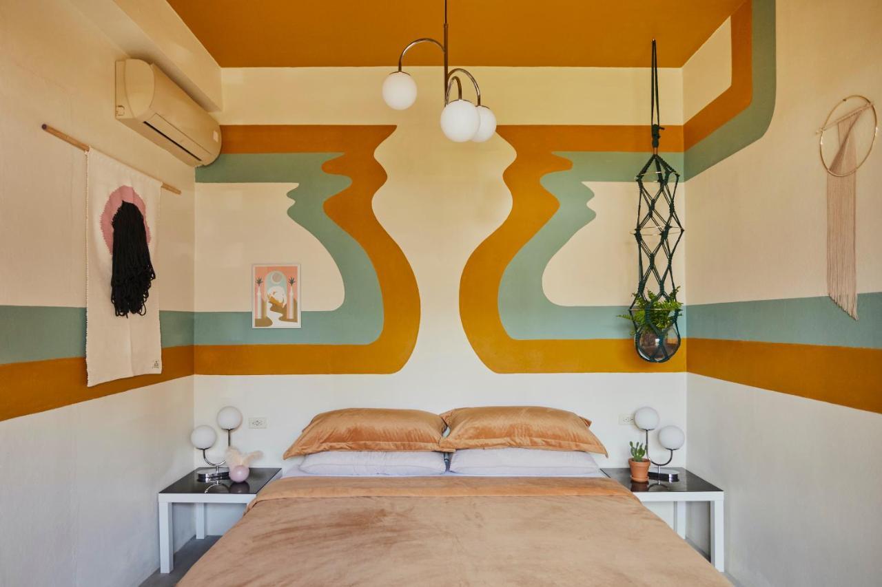 Mood Haus By Dw - 70's Retro * San Juan