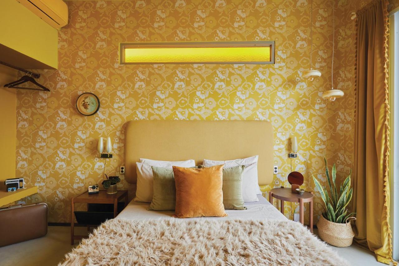 Mood Haus By Dw - 70's Retro San Juan