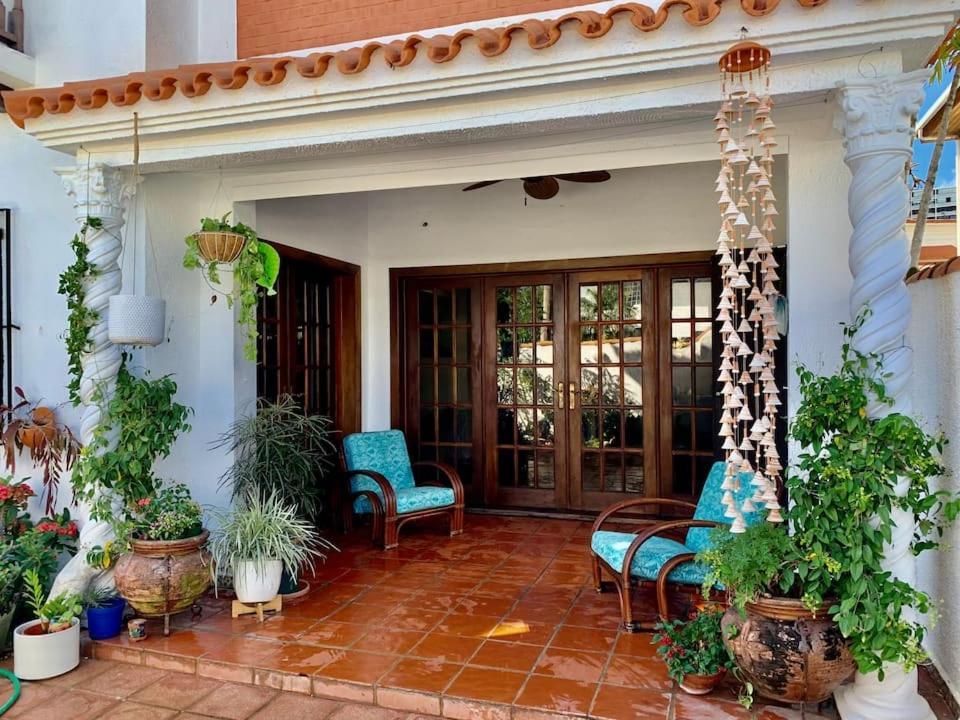 Holiday home Footprints House At Yardley Place