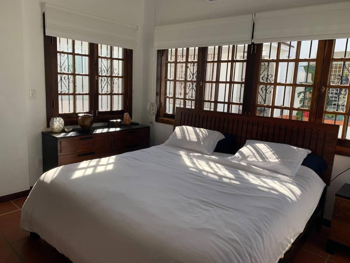 Footprints House At Yardley Place Holiday home *