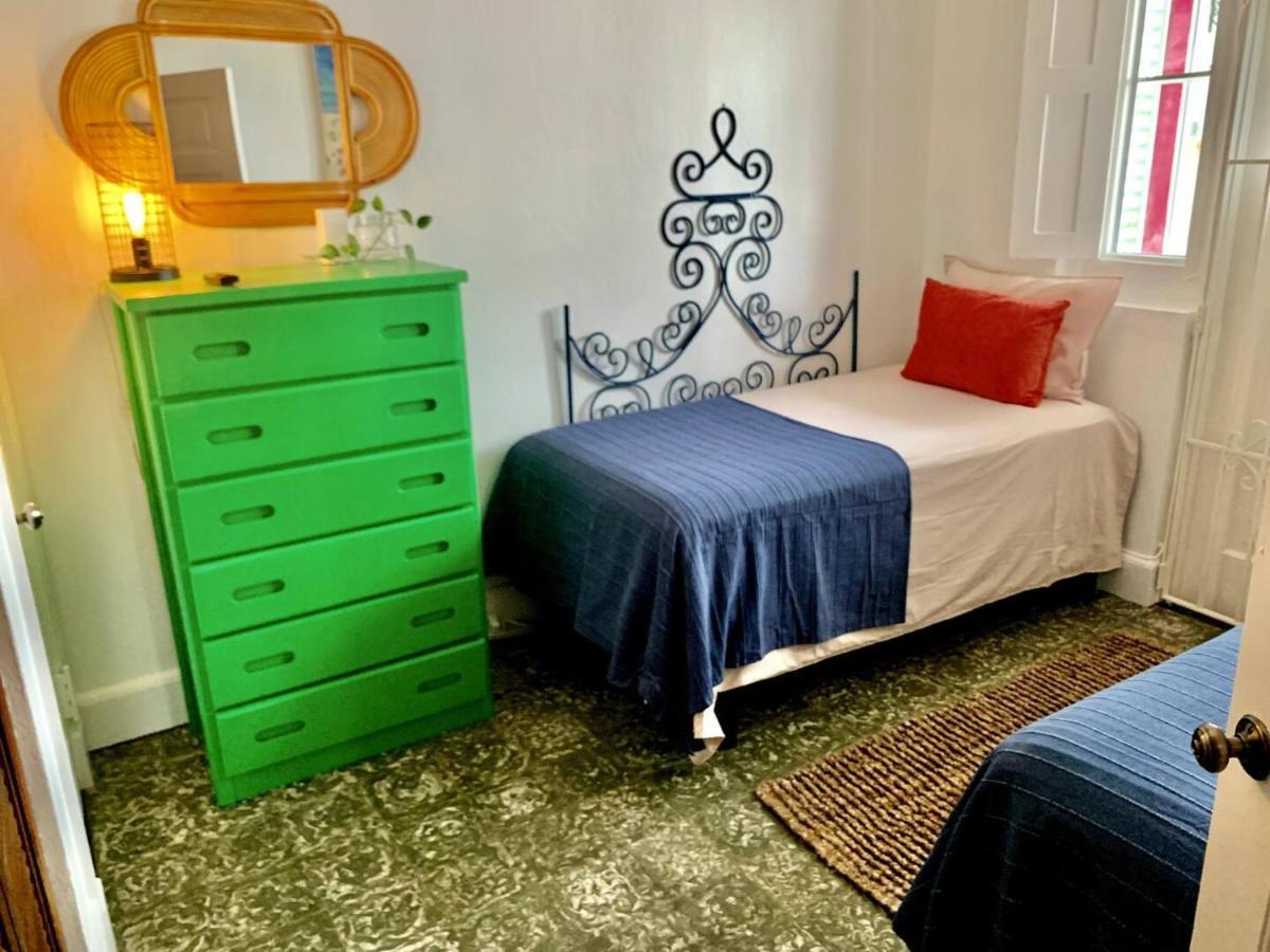 Footprints House At Yardley Place Holiday home *