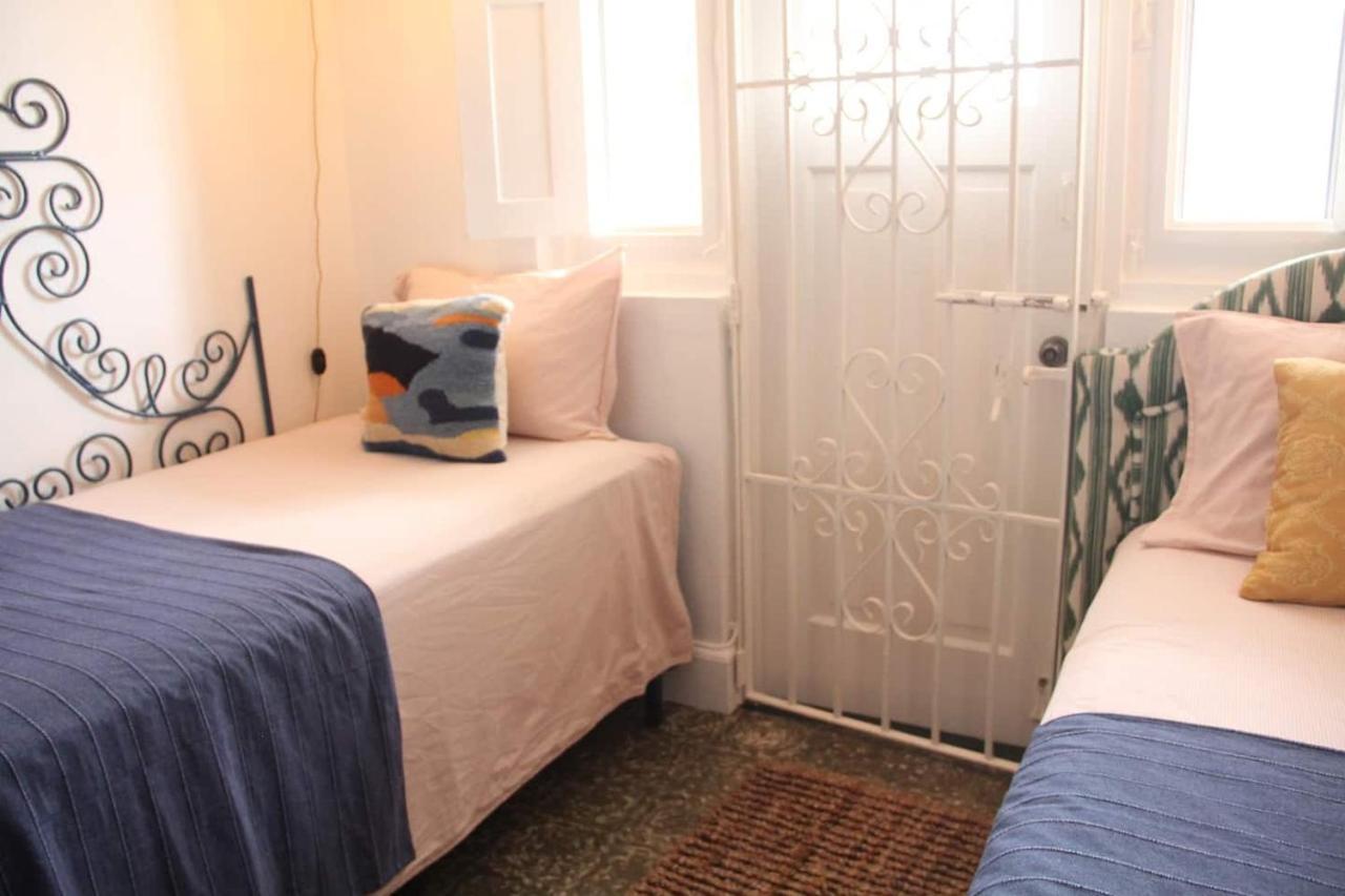 Footprints House At Yardley Place Holiday home *