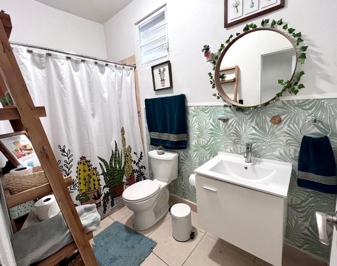 5 Min From Airport And Isla Location & Pool & Jacuzzi & Youtube Video Available *