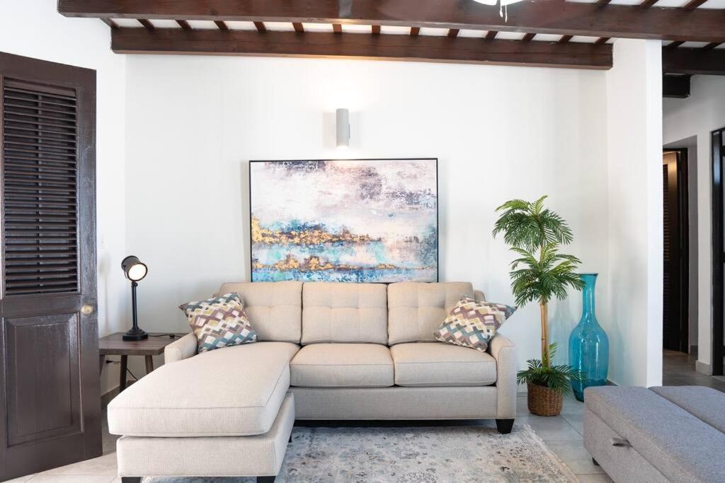 Apartment Modern Ph Apt With Amazing View In Old 65 Fort 9