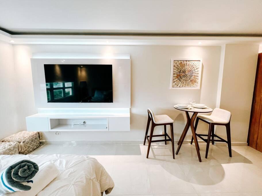 Apartment Comfy Modern Studio Apt @ T-mobile San Juan