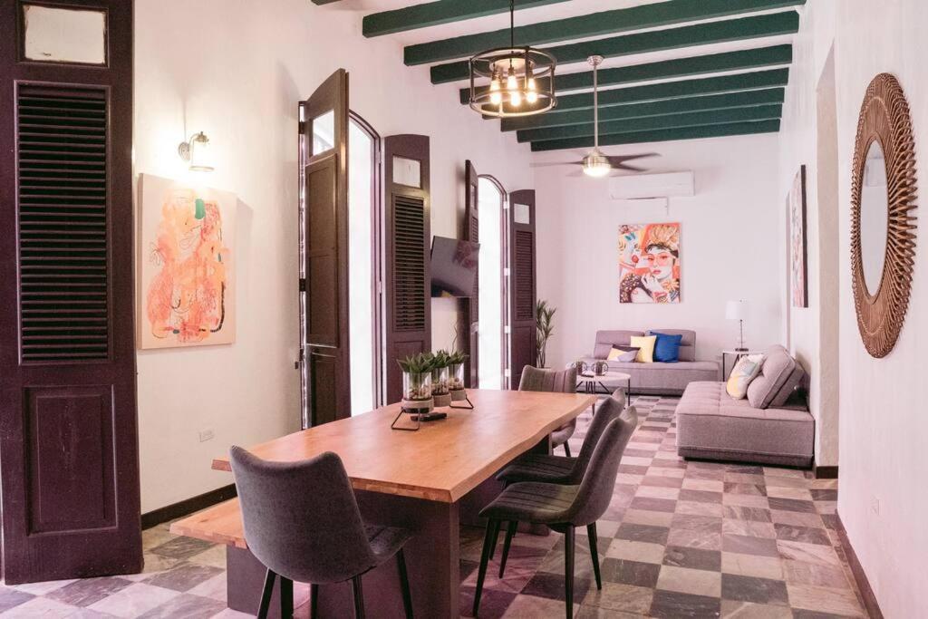 Art Inspired Apt Besides Governors Mansion In Osj - Fort Apt 11 Apartment