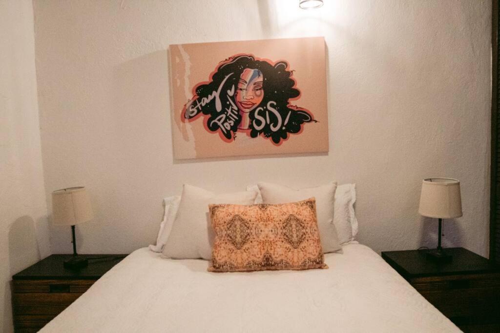 Art Inspired Apt Besides Governors Mansion In Osj - Fort Apt 11 *