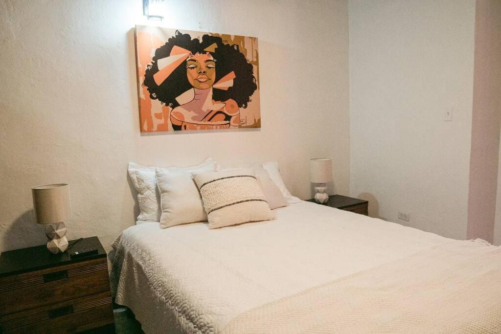 Art Inspired Apt Besides Governors Mansion In Osj - Fort Apt 11 Apartment *