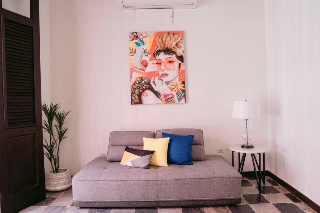 Apartment Art Inspired Apt Besides Governors Mansion In Osj - Fort Apt 11 *