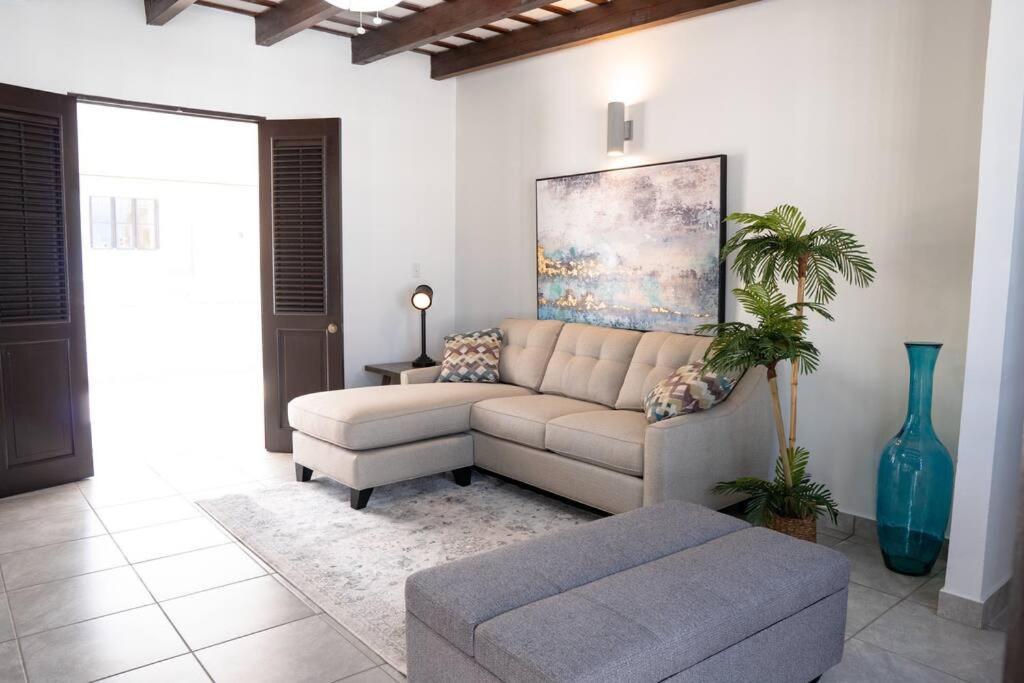 Modern Ph Apt With Amazing View In Old 65 Fort 9