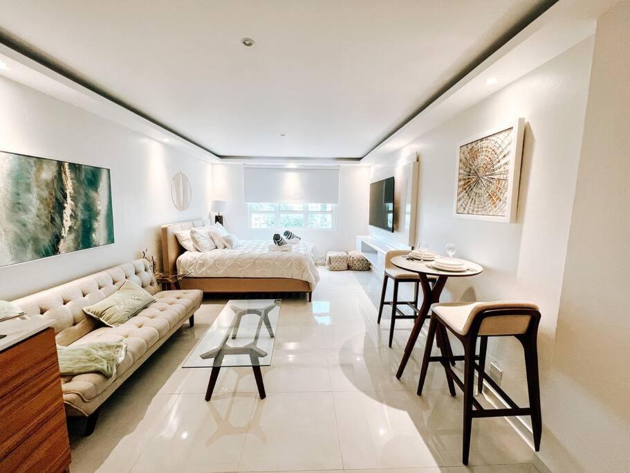 Comfy Modern Studio Apt @ T-mobile *