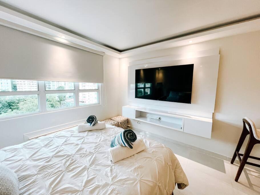 Comfy Modern Studio Apt @ T-mobile