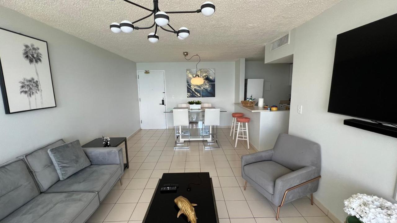 Ocean Front 2 Bedroom & Bath In Isla * San Juan
