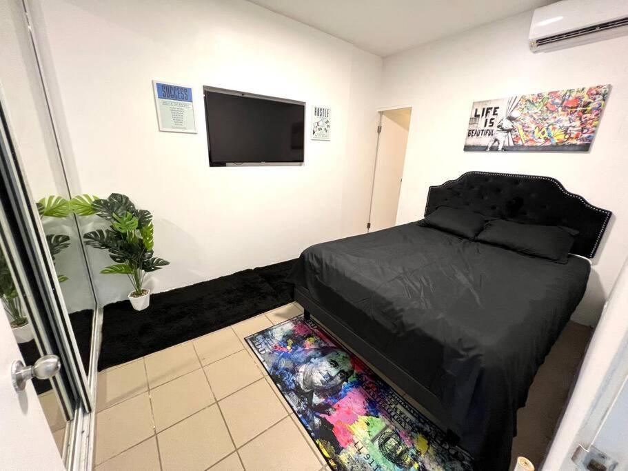 Monopoly 2 Bedroom Near Beach W/pool/parking *