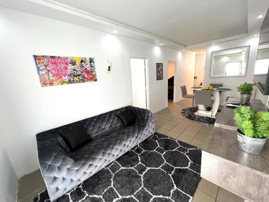 Monopoly 2 Bedroom Near Beach W/pool/parking Apartment San Juan