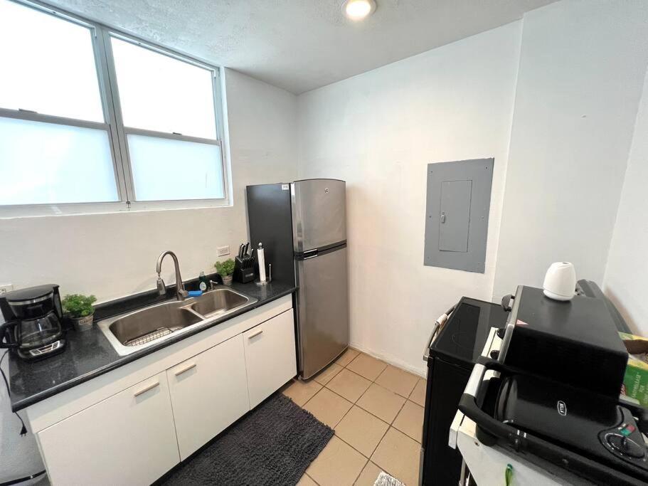 Monopoly 2 Bedroom Near Beach W/pool/parking Apartment *