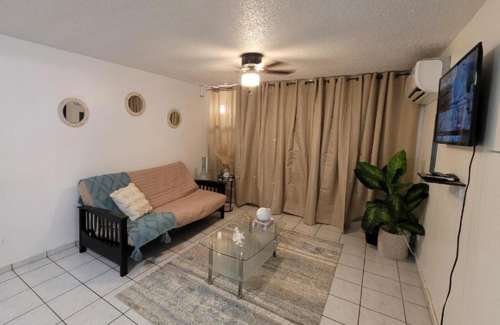 Marbella Apts * San Juan