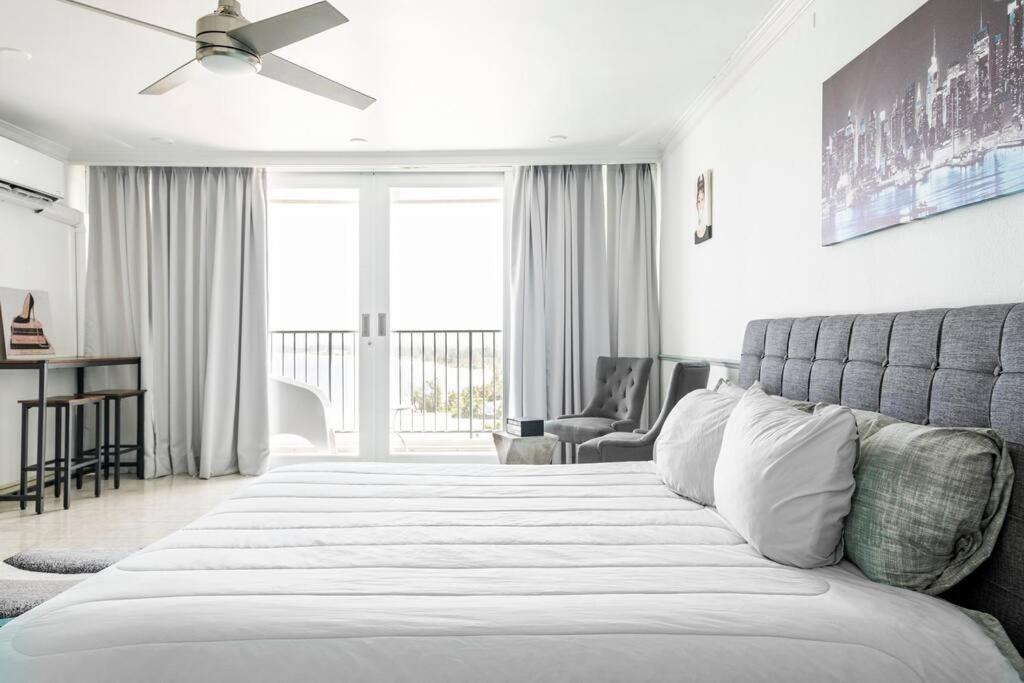 Gorgeous Ocean View W/beach Access & Parking * San Juan