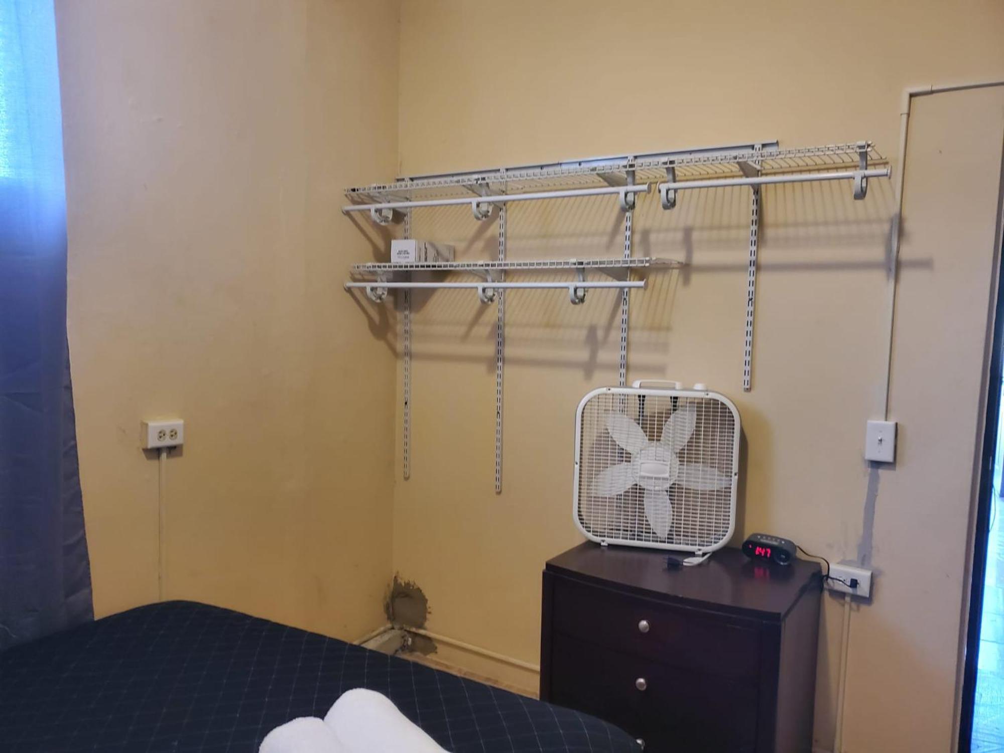 Del Valle Casa Near Trendy Calle Loiza- One Bedroom With Queen San Juan