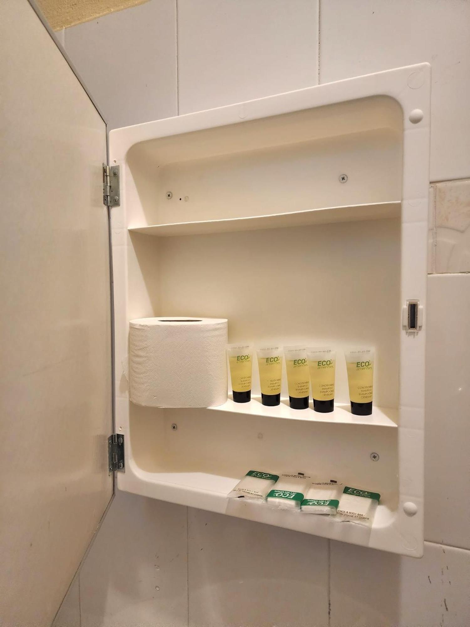 Del Valle Casa Near Trendy Calle Loiza- One Bedroom With Queen Apartment *