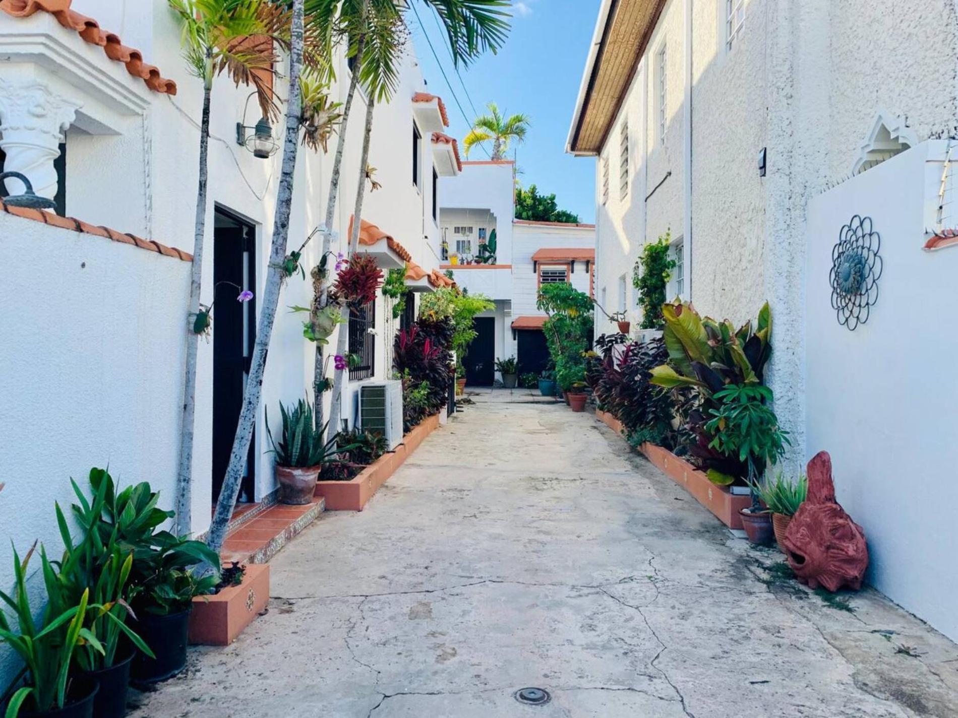 Bright & Airy Spanish Steps To Gen Ac - Main House