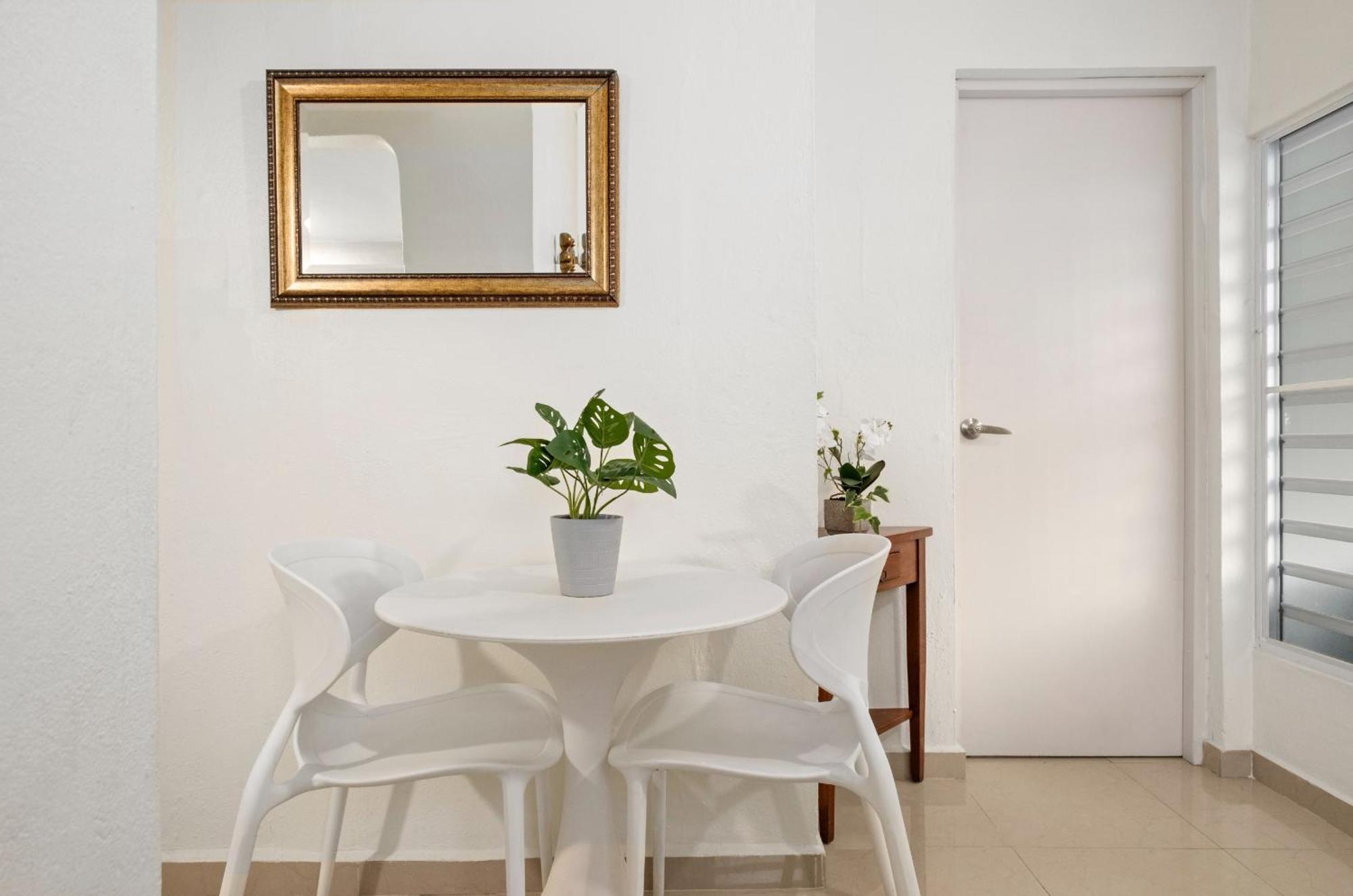 Prime Location At Condado 1br 1ba - 8 Apartment *