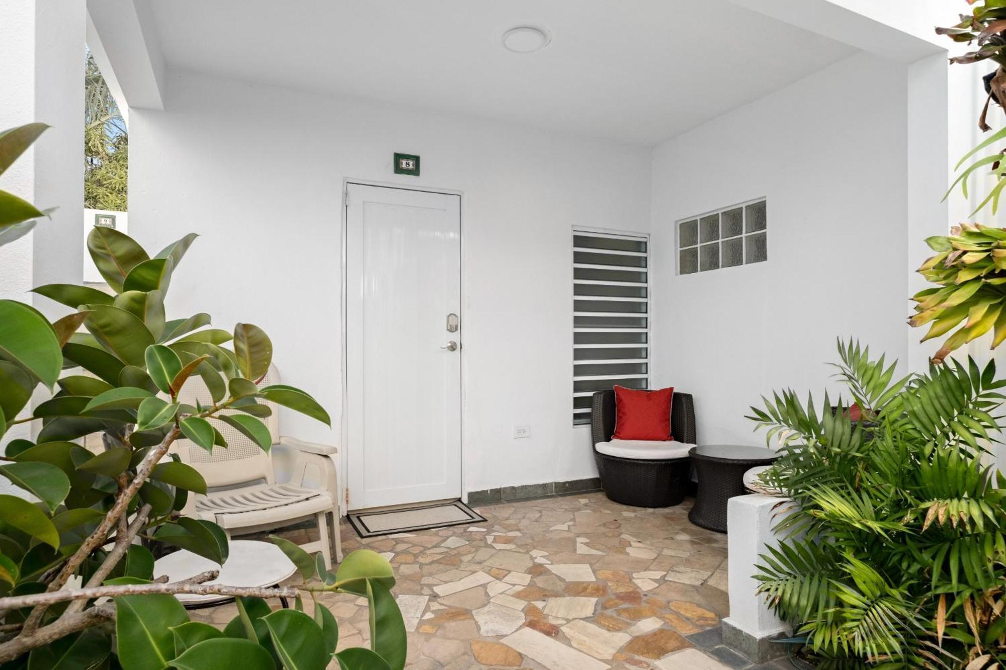 Prime Location At Condado 1br 1ba - 8 Apartment *