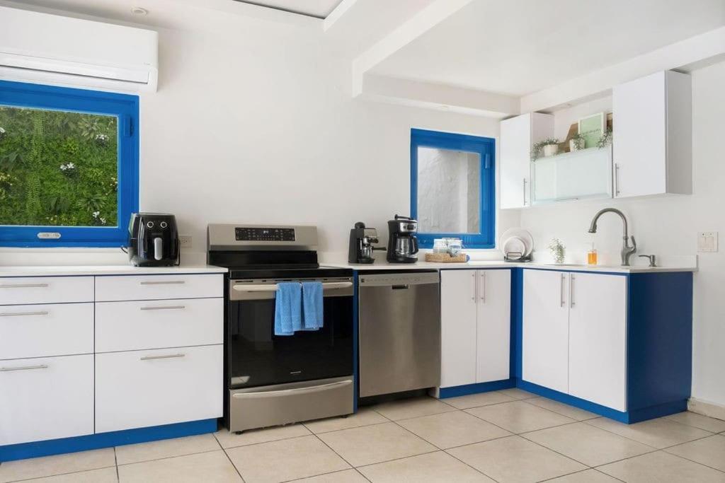 Santorini 9bd/9b+pool House @oceanpark Villa
