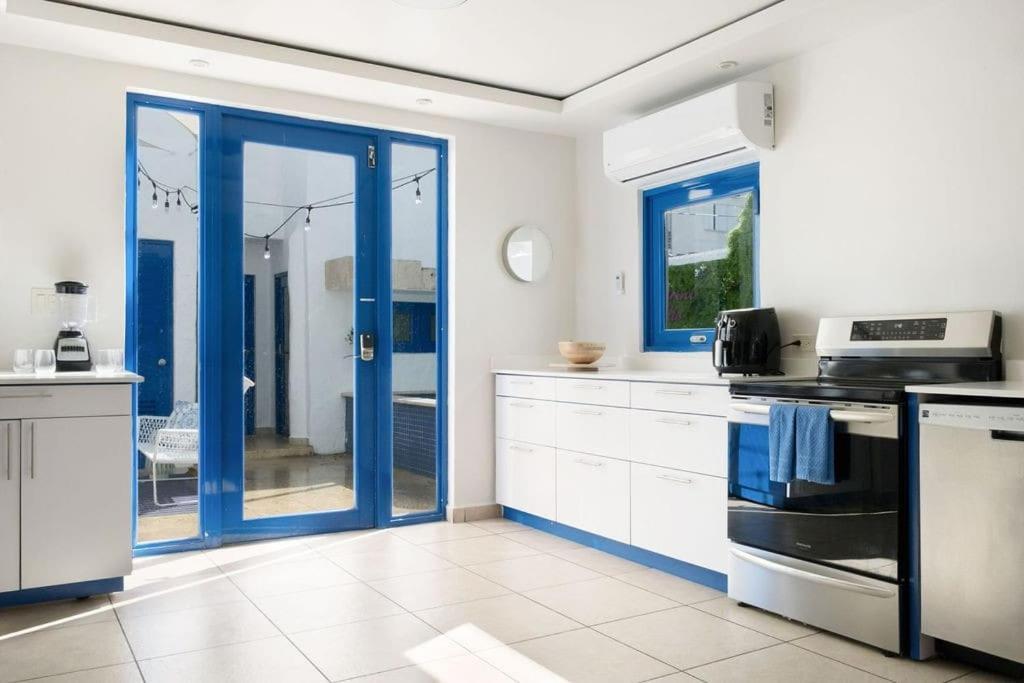 Villa Santorini 9bd/9b+pool House @oceanpark