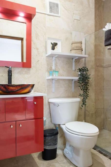Villa Santorini 9bd/9b+pool House @oceanpark