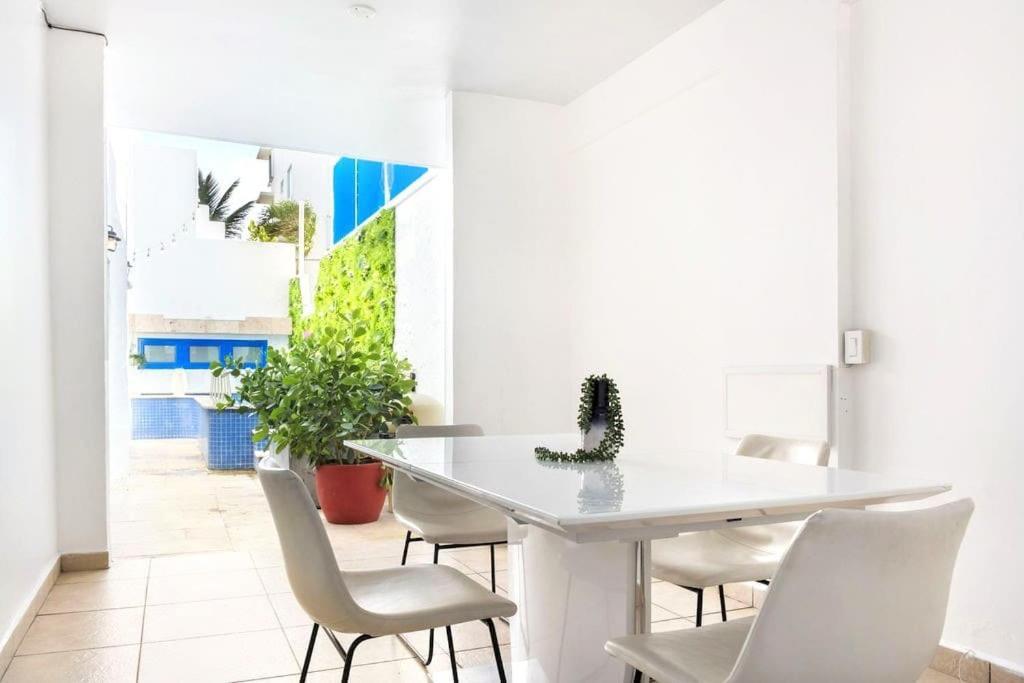 Villa Santorini 9bd/9b+pool House @oceanpark *