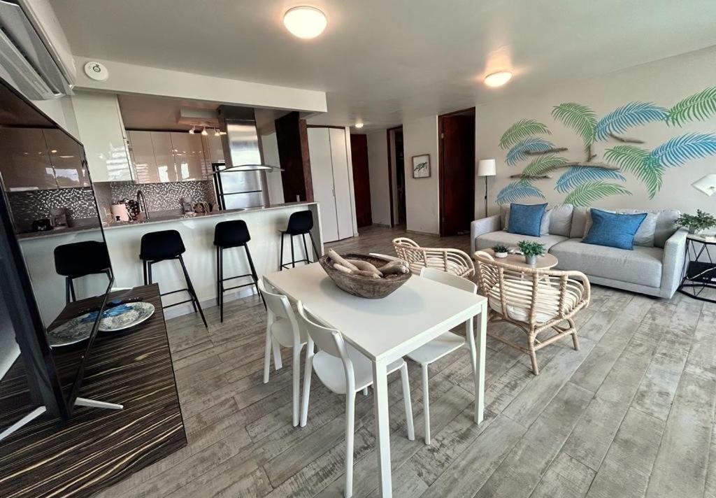 Kasa Brisa Marina - 1 Bed 1 Bath For 2 Ocean View Balcony Beachfront Pool Apartment San Juan