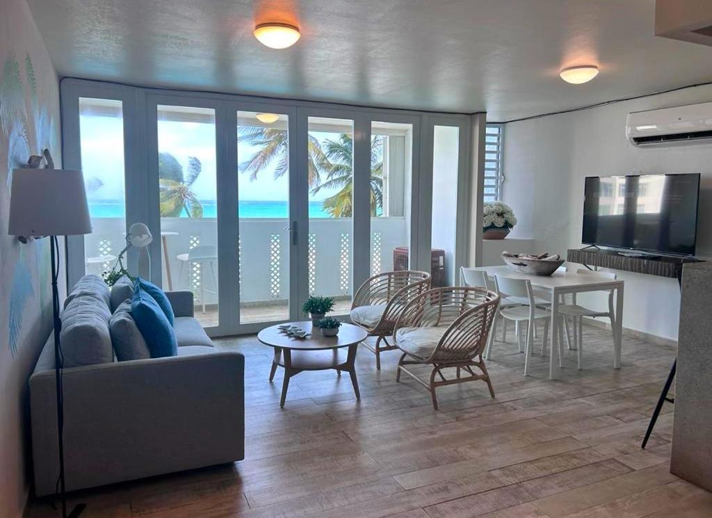 Apartment Kasa Brisa Marina - 1 Bed 1 Bath For 2 Ocean View Balcony Beachfront Pool San Juan