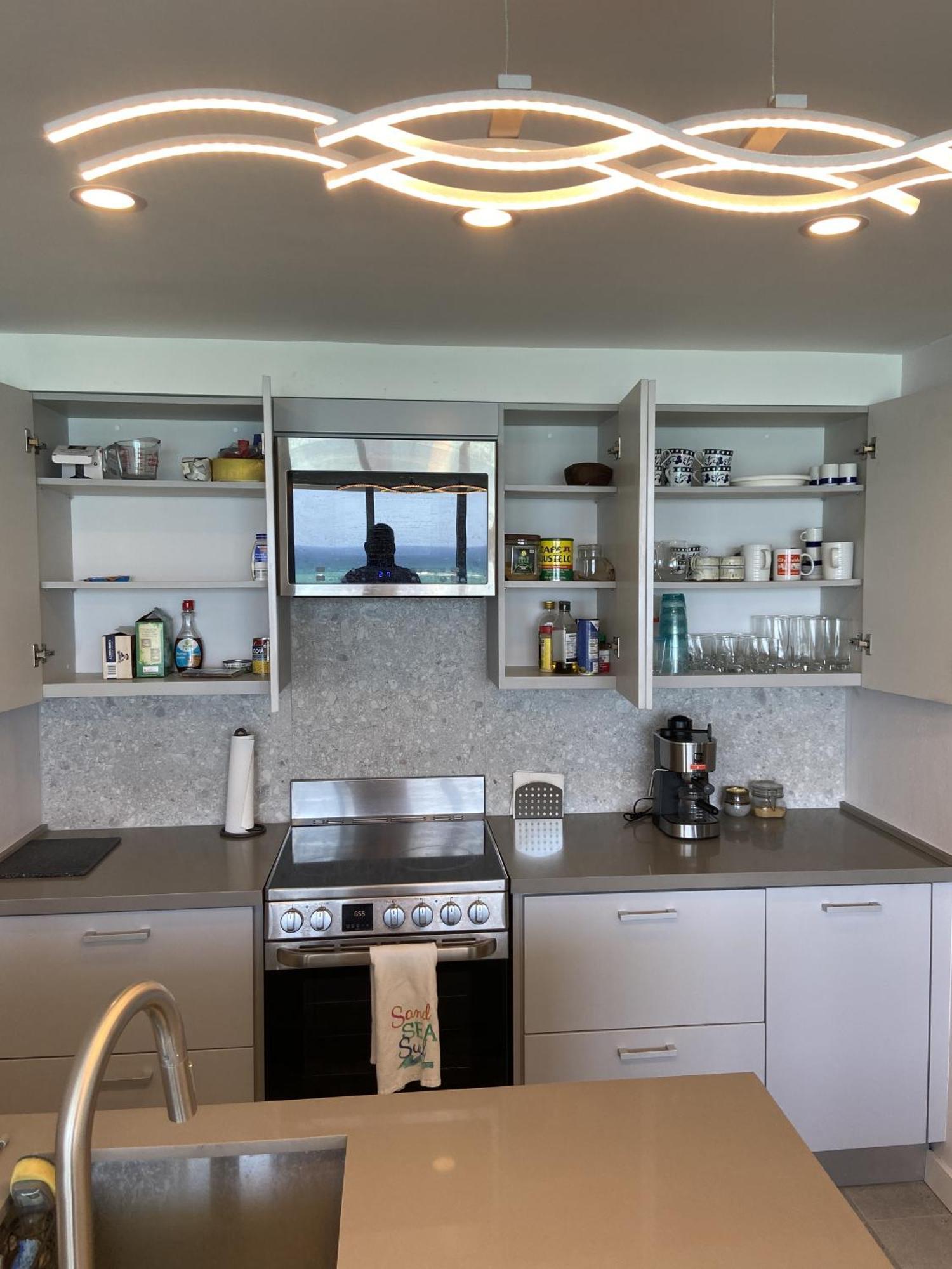 Kasa Blue Ocean - 2 Bed 2 Bath For 4 Ocean View Balcony Beachfront Pool San Juan