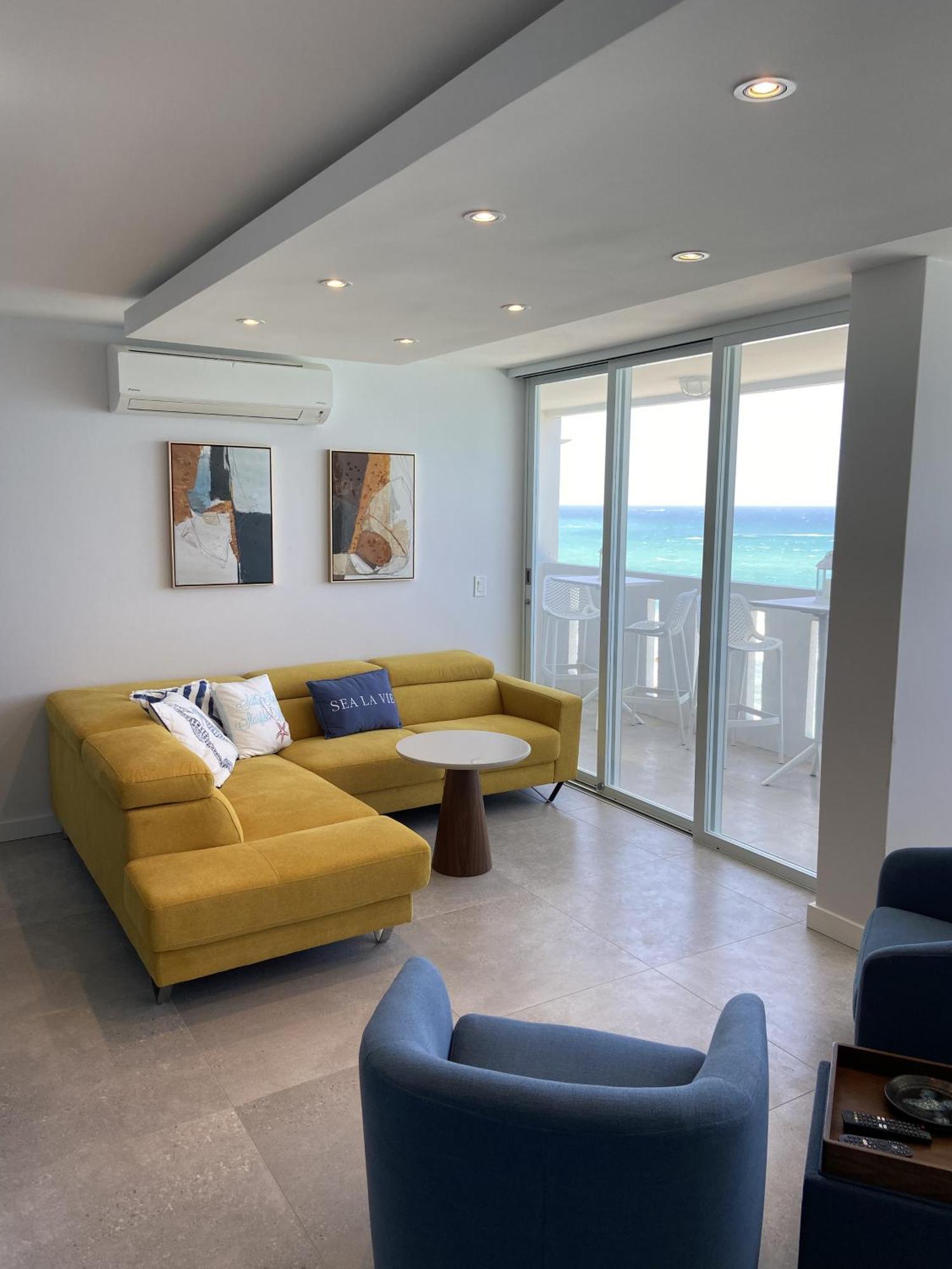 Kasa Blue Ocean - 2 Bed 2 Bath For 4 Ocean View Balcony Beachfront Pool Apartment *