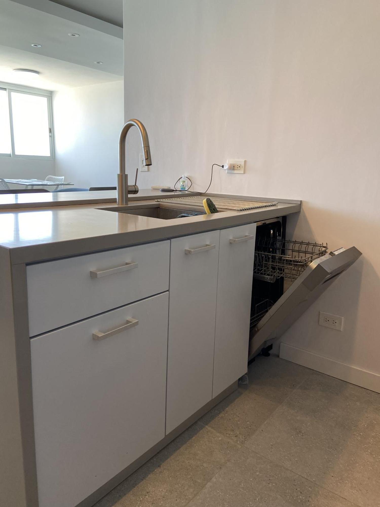 Apartment Kasa Blue Ocean - 2 Bed 2 Bath For 4 Ocean View Balcony Beachfront Pool San Juan