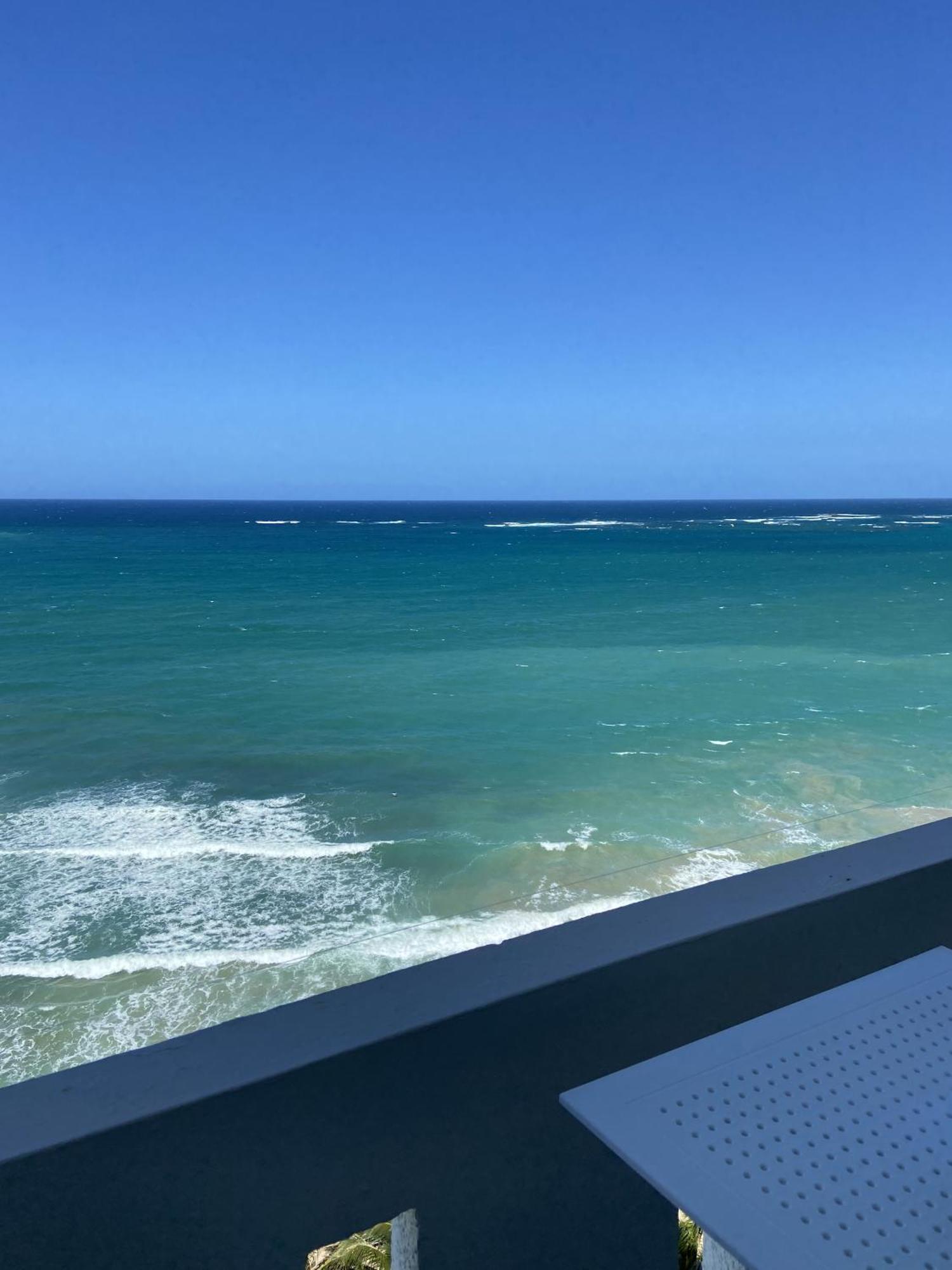 Apartment Kasa Blue Ocean - 2 Bed 2 Bath For 4 Ocean View Balcony Beachfront Pool San Juan