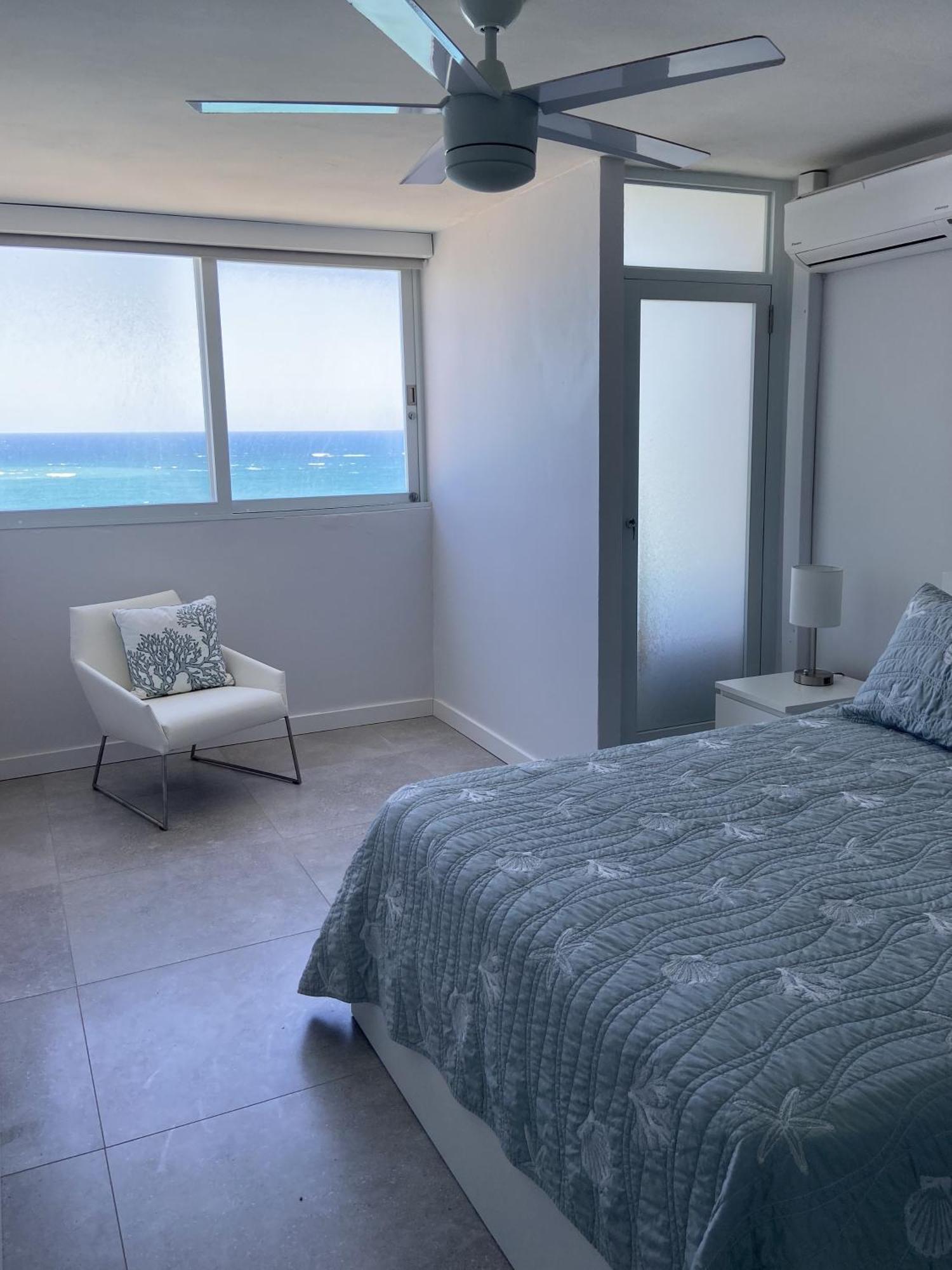 Kasa Blue Ocean - 2 Bed 2 Bath For 4 Ocean View Balcony Beachfront Pool Apartment San Juan