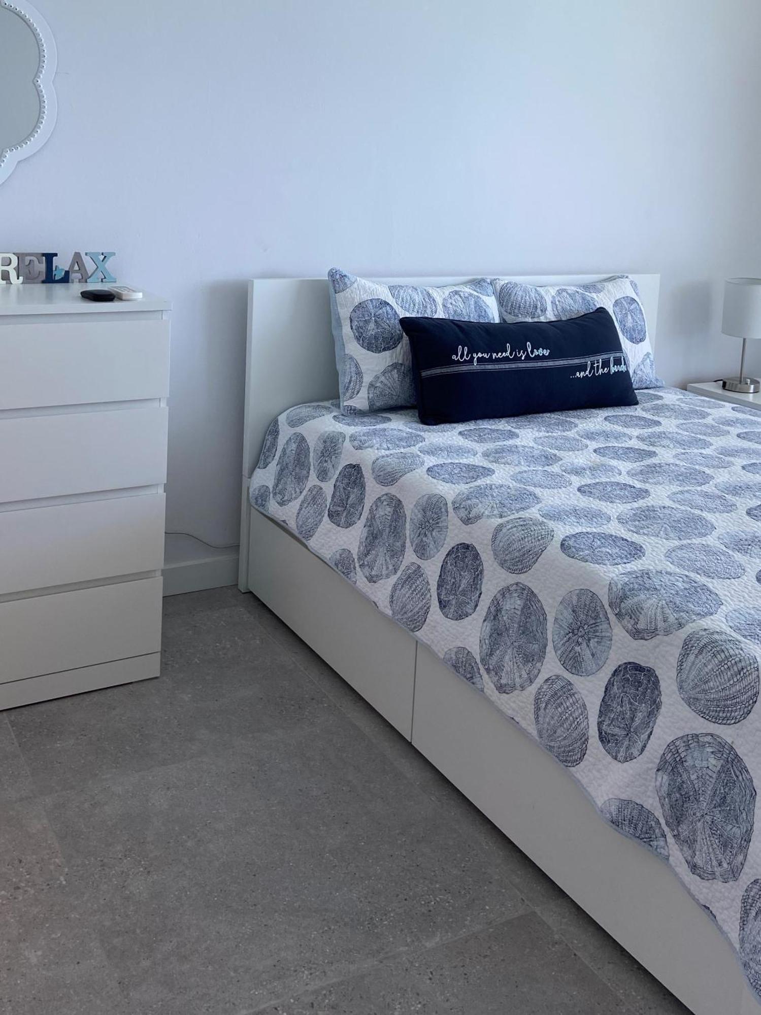 Kasa Blue Ocean - 2 Bed 2 Bath For 4 Ocean View Balcony Beachfront Pool Apartment *