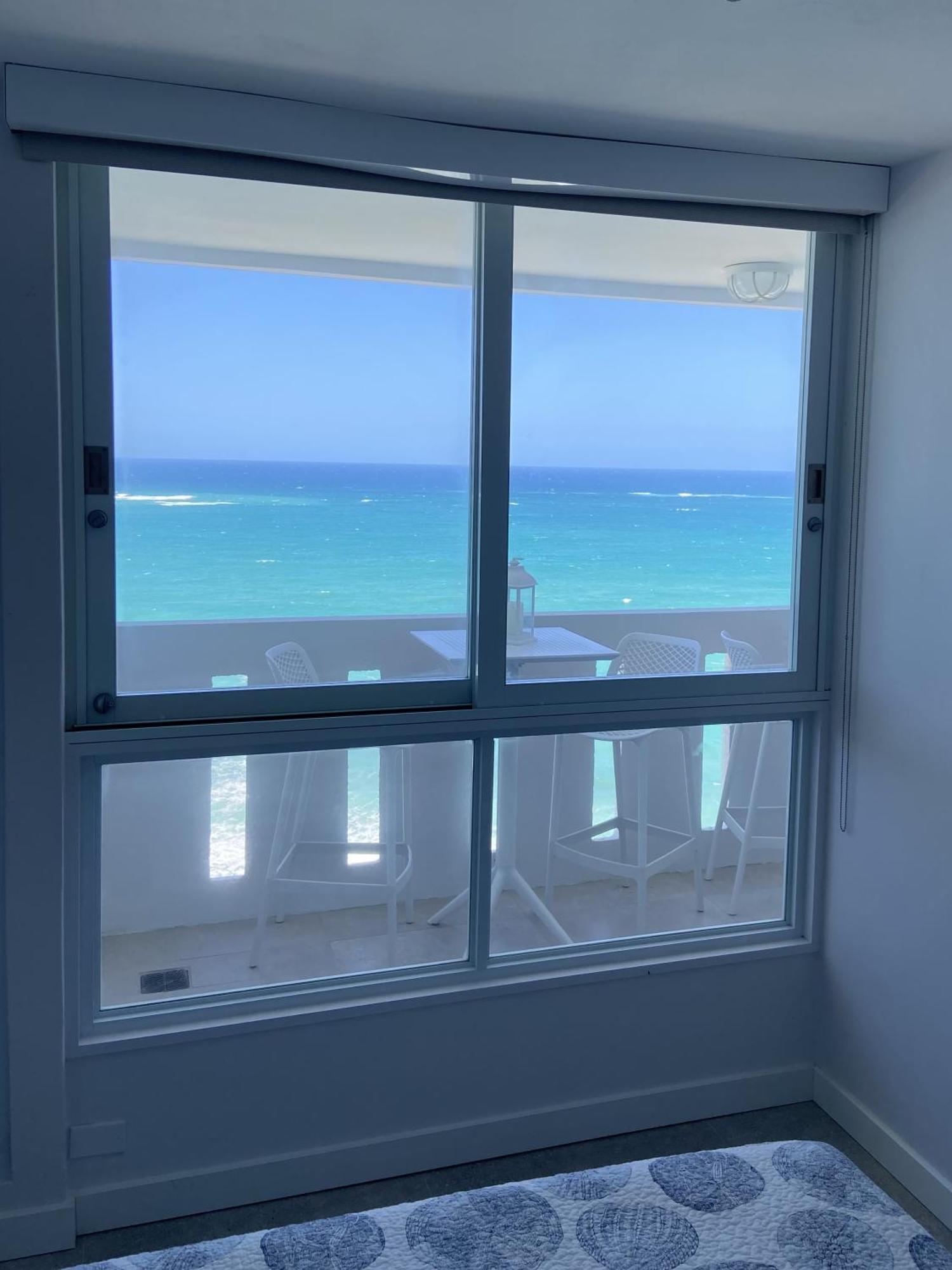 Apartment Kasa Blue Ocean - 2 Bed 2 Bath For 4 Ocean View Balcony Beachfront Pool San Juan