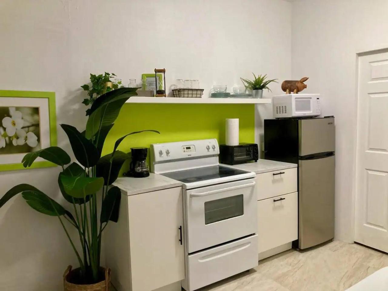 Tropical In Miramar Apartment