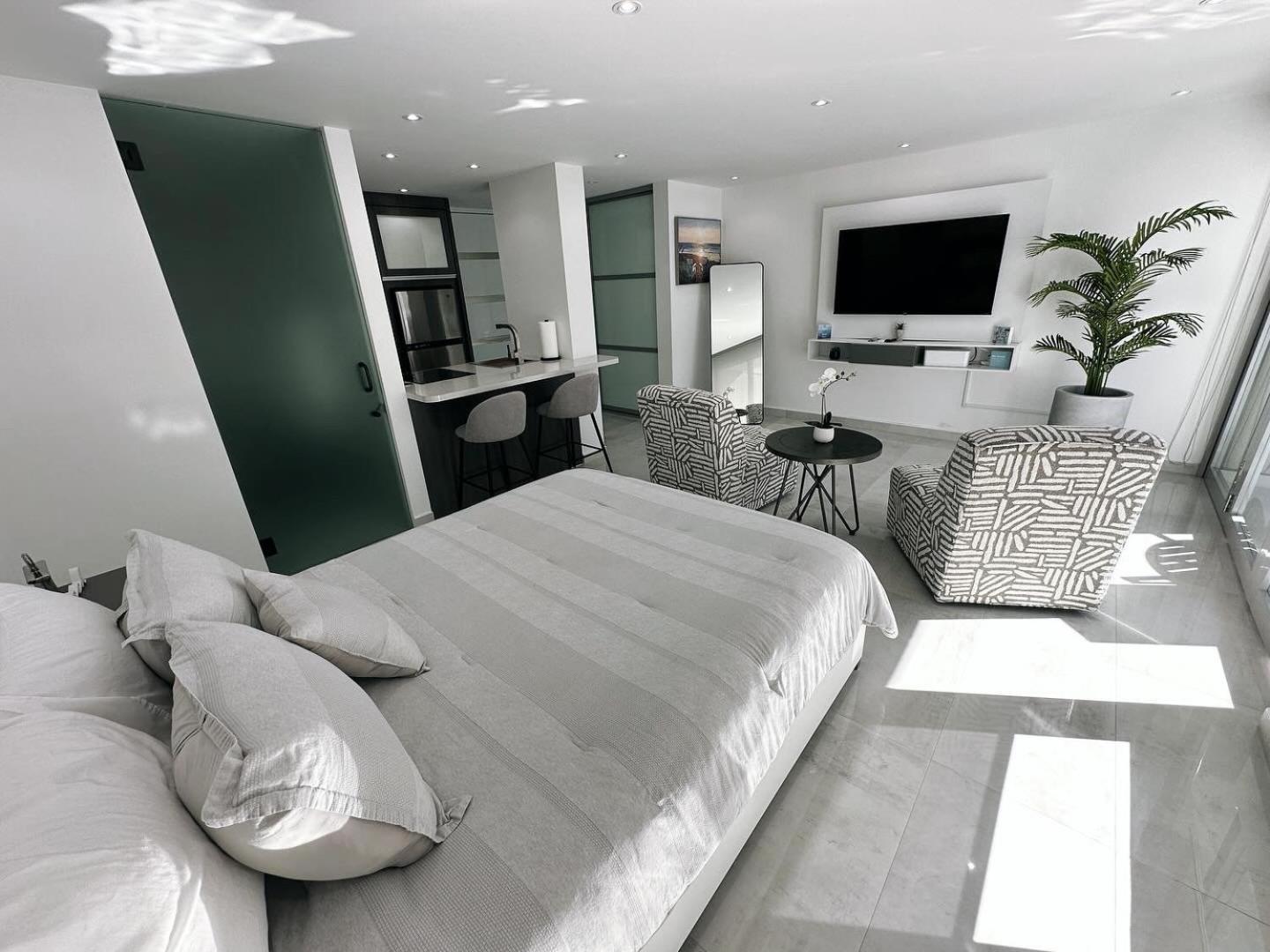 Ocean Front Coral Luxury
