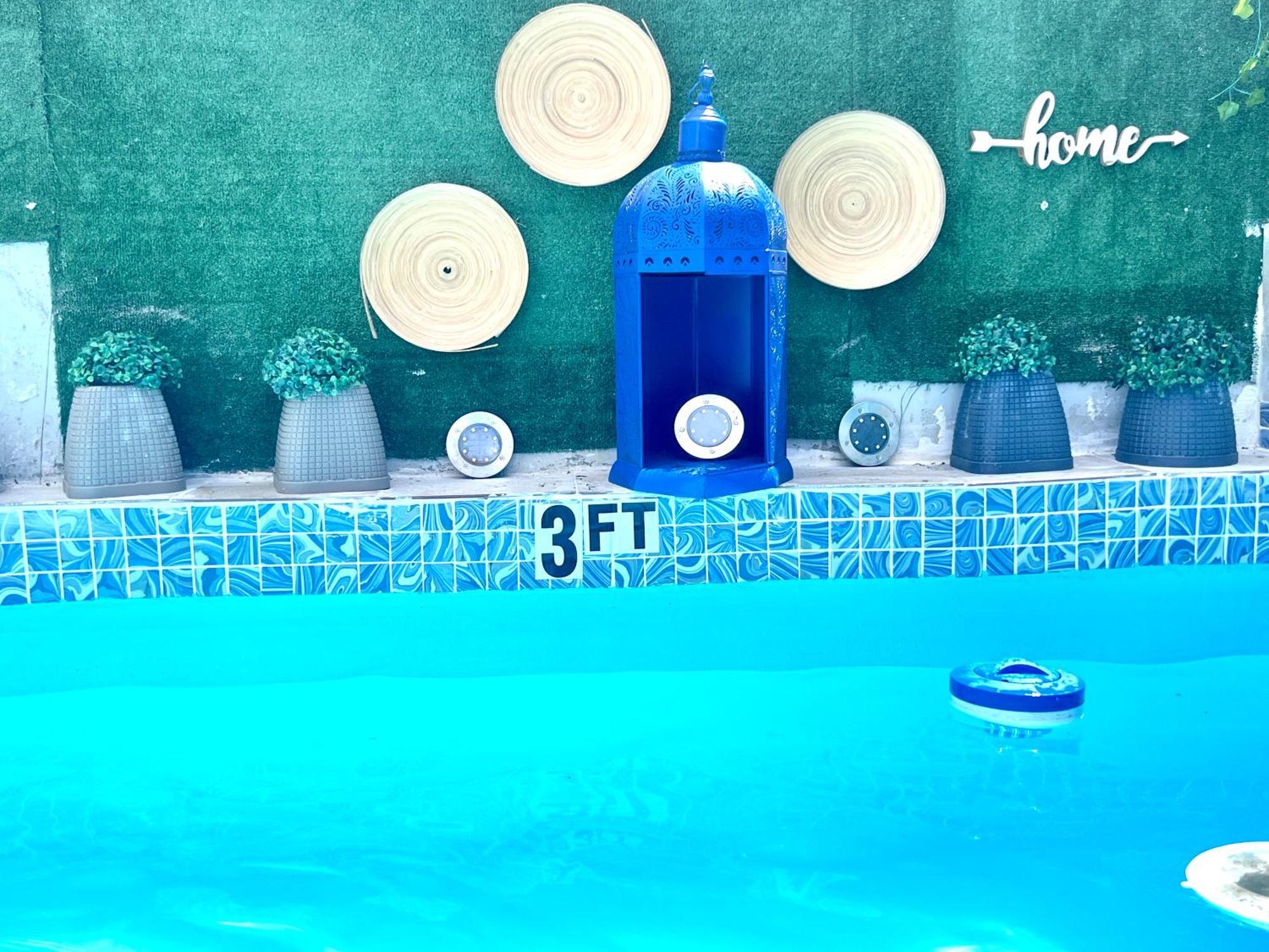 5 Min From Airport And Isla Location & Pool & Jacuzzi & Youtube Video Available